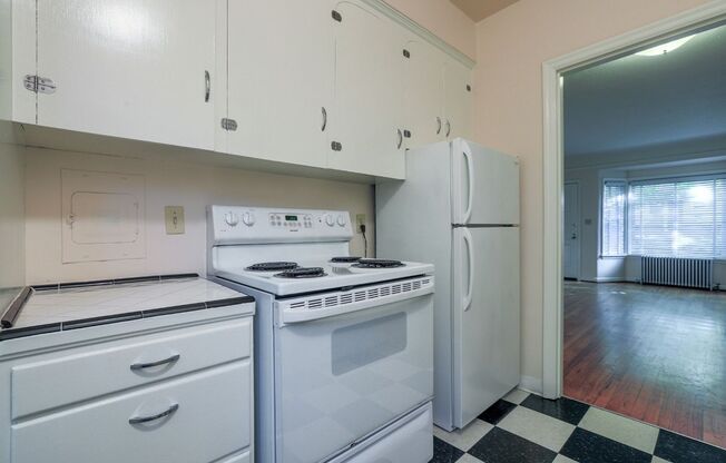 1 bed, 1 bath, 585 sqft, $1,550