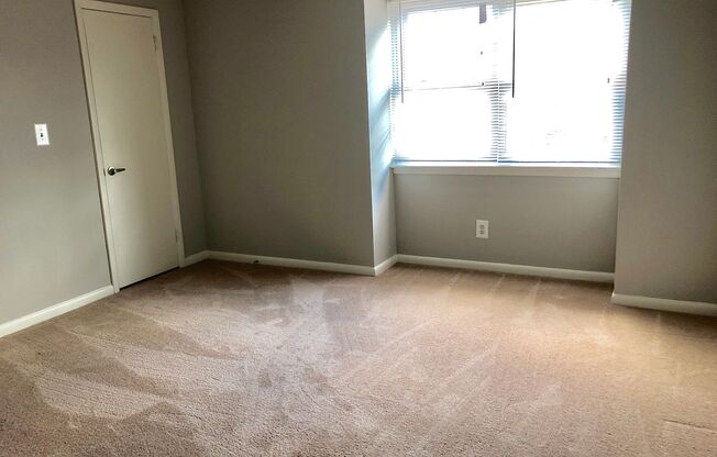 2 beds, 1 bath, 908 sqft, $2,410, Unit 118