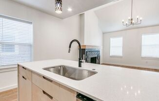 1 bed, 1 bath, 925 sqft, $1,500, Unit 1