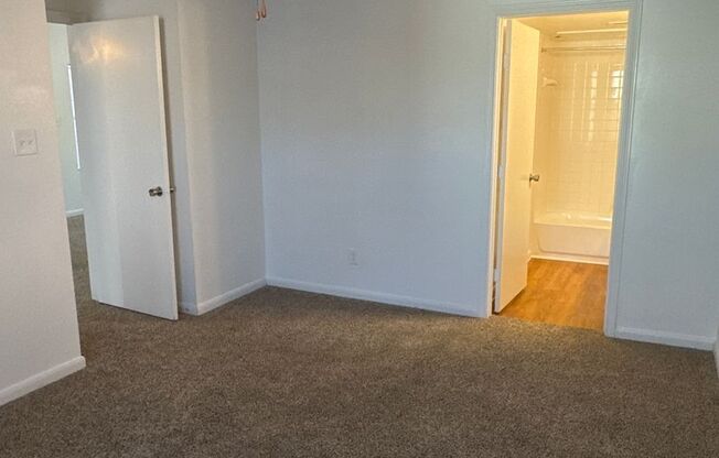 2 beds, 2 baths, 1,003 sqft, $1,120, Unit 3004