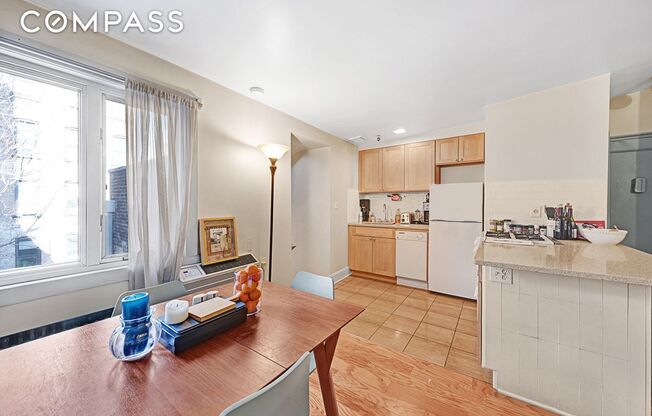 31 8 AVE