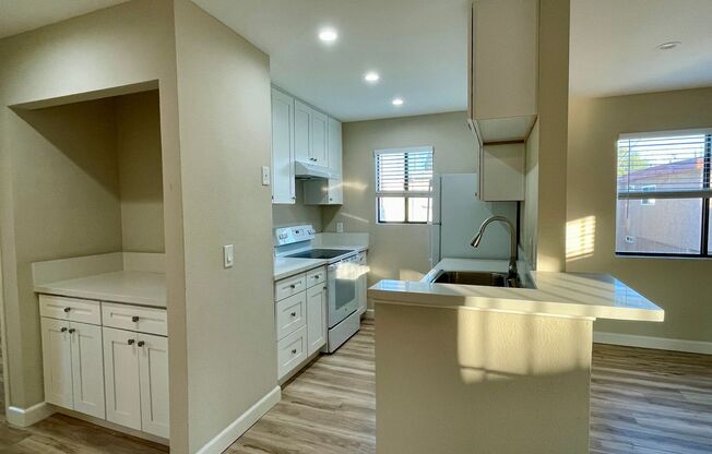 2 beds, 1 bath, $2,395, Unit Unit P