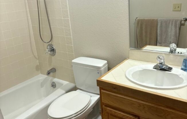 2 beds, 2 baths, $3,000, Unit # 212