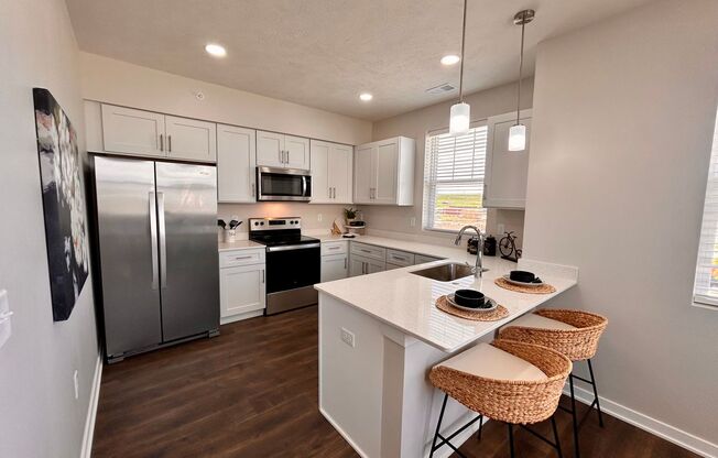 2 beds, 2 baths, 1,188 sqft, $1,795, Unit 10119 S 131st Street Unit 204 B1188 S10
