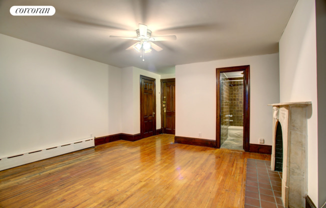 148 W 70 ST