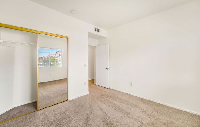 2 beds, 2 baths, $1,200, Unit # 1044
