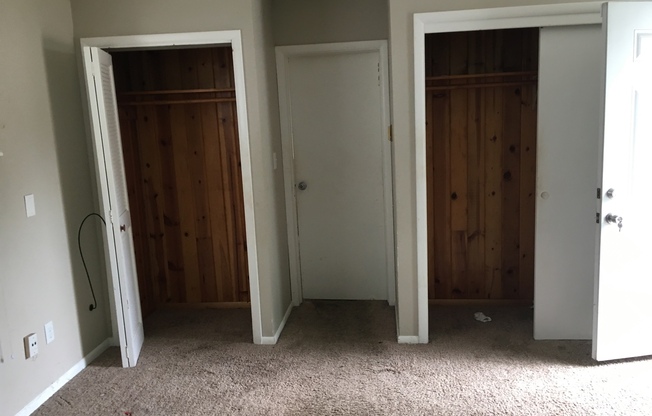 2 beds, 1 bath, $1,100