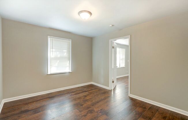 1 bed, 1 bath, $1,300, Unit A