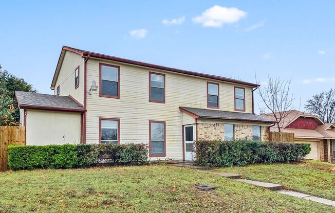 Spacious 5 Bedroom Home with Flexible Living Spaces