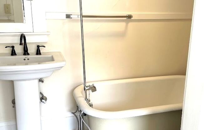 1 bed, 1 bath, 550 sqft, $1,250, Unit 3