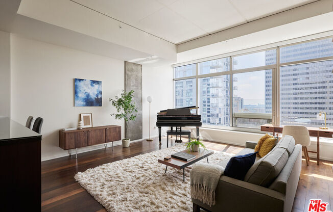 1 bed, 1 bath, 970 sqft, $3,500, Unit 1307