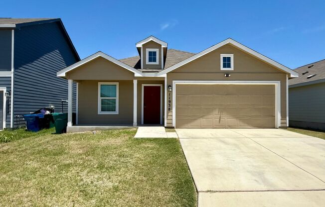 Beautiful home right next to Mission del Lago Golf Course!