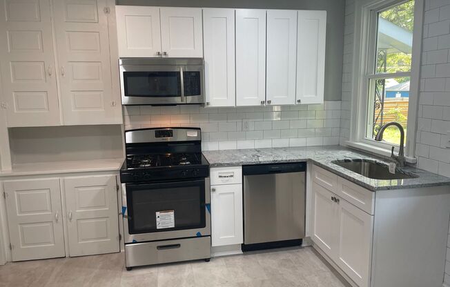 3 beds, 1.5 baths, 1,128 sqft, $1,400, Unit 665