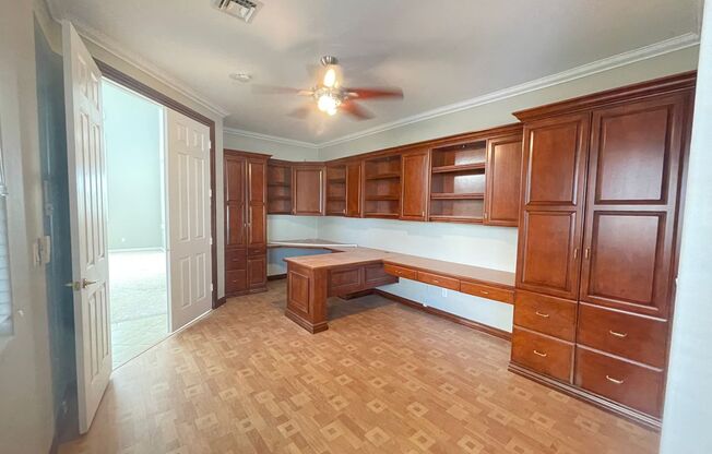 3 beds, 2.5 baths, $3,300