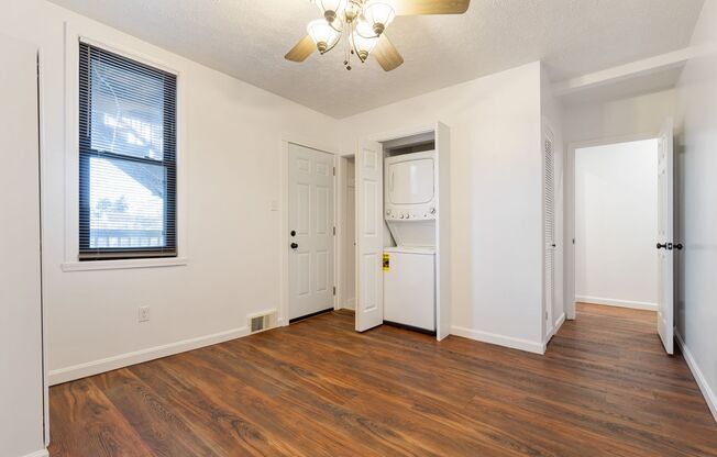 2 beds, 1 bath, $1,695, Unit Unit 2