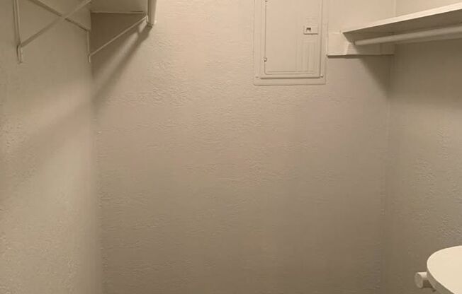 1 bed, 1 bath, 700 sqft, $895, Unit 6118-B