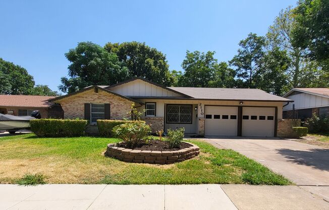2110 REDBUD LN