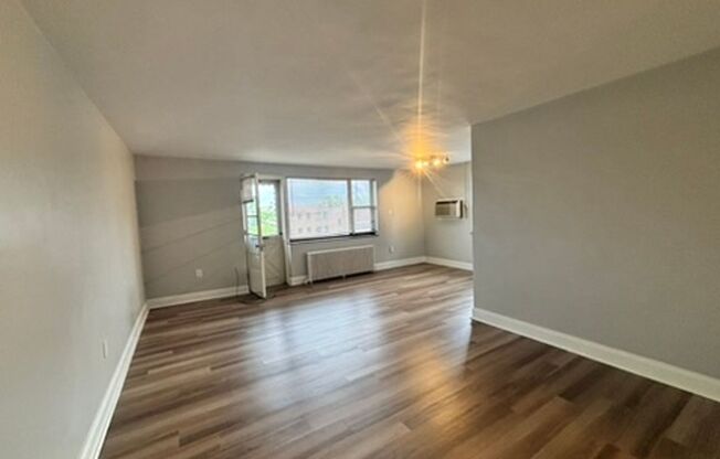3 beds, 1 bath, 1,000 sqft, $2,390, Unit 6224 Fifth Ave. #210H