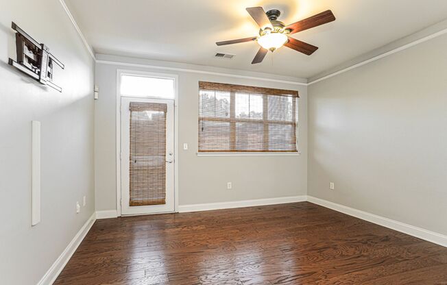 536 Oakland Ave #11