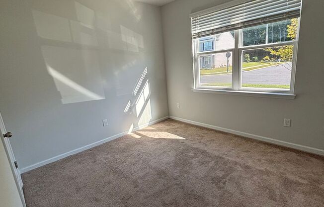 Very nice 3 bedroom/2 bath home in Meridian Summit