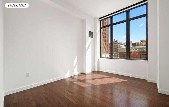 101 W 24 ST
