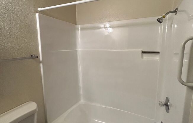1 bed, 1 bath, 510 sqft, $1,125, Unit 3819 24th Pl NE