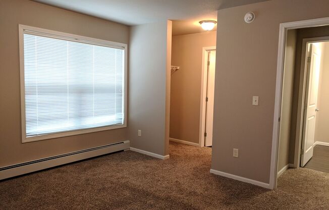 3 beds, 2 baths, 1,293 sqft, $1,375, Unit 2450-312