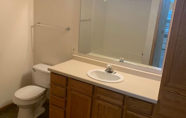 Studio, 1 bath, 600 sqft, $695, Unit 110