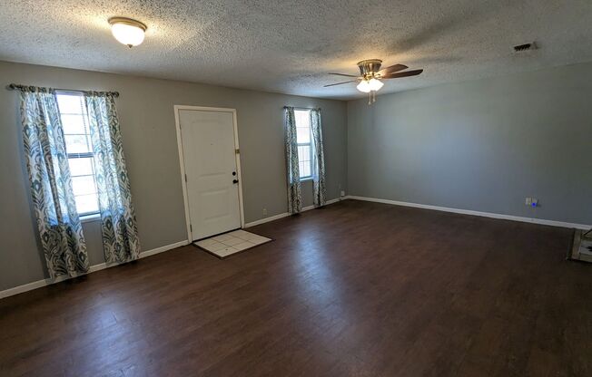 3 beds, 1 bath, $1,200