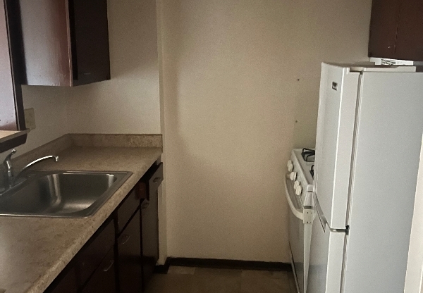 2224 W WISCONSIN AVE