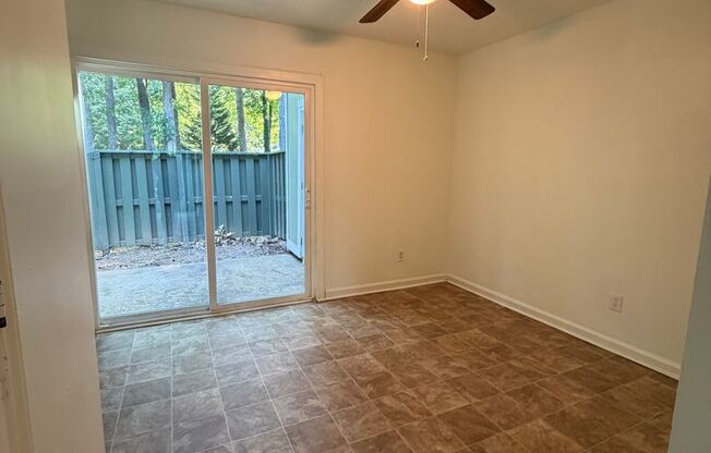 3 BR Townhouse AVAILABLE NOW!