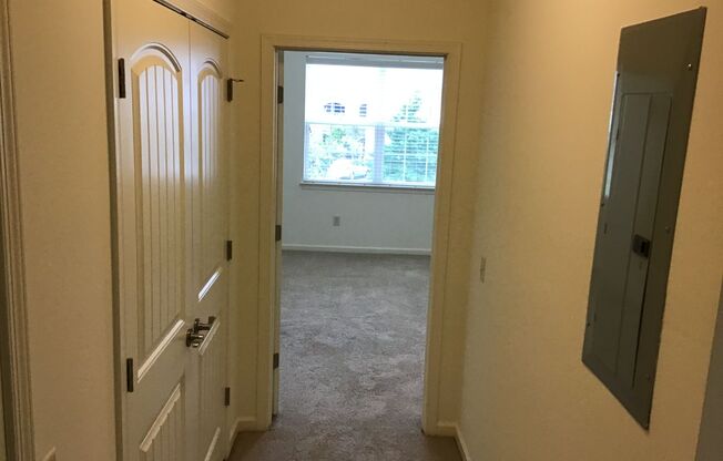 1 bed, 1 bath, 840 sqft, $1,535, Unit SU20242