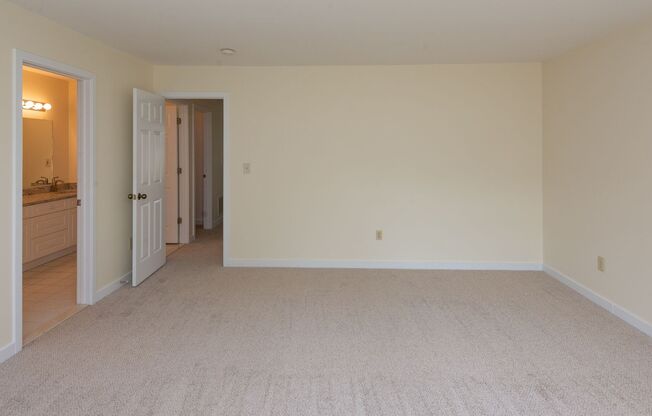 2 beds, 1.5 baths, 1,308 sqft, $2,895, Unit 8D