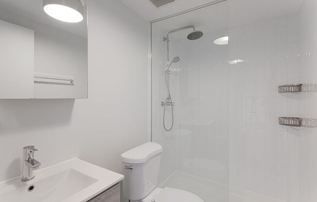 2 beds, 1 bath, 562 sqft, $2,300, Unit 402
