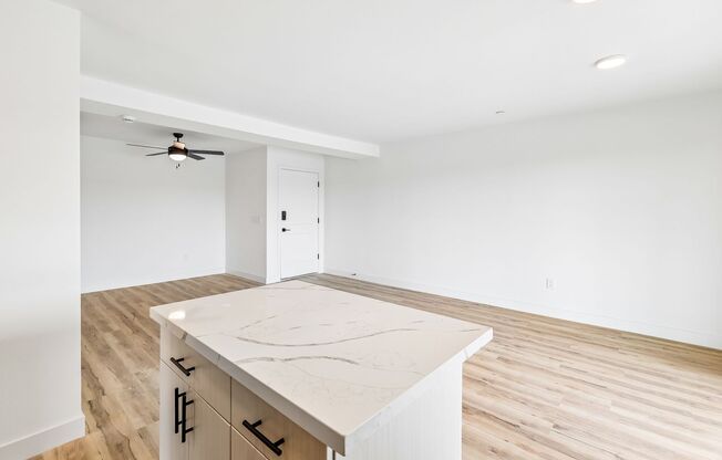 2 beds, 2.5 baths, 991 sqft, $4,195, Unit 2330-215