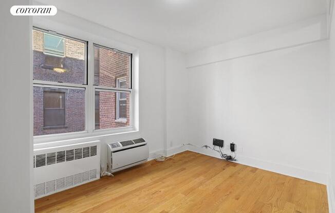 2 beds, 1 bath, $4,875, Unit 5B