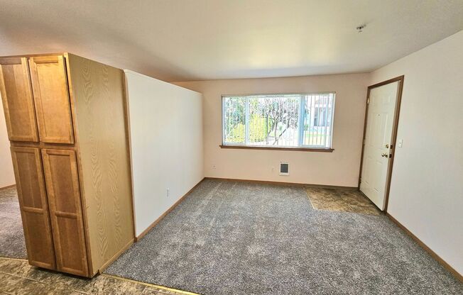 Studio, 1 bath, 450 sqft, $1,075