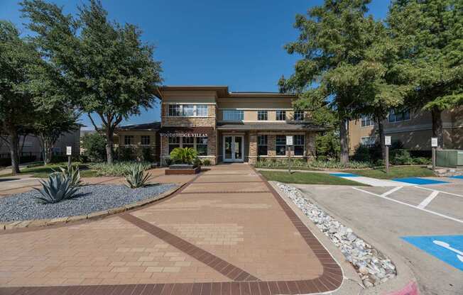 The entrance of property at Woodbridge Villas Apartments, Texas