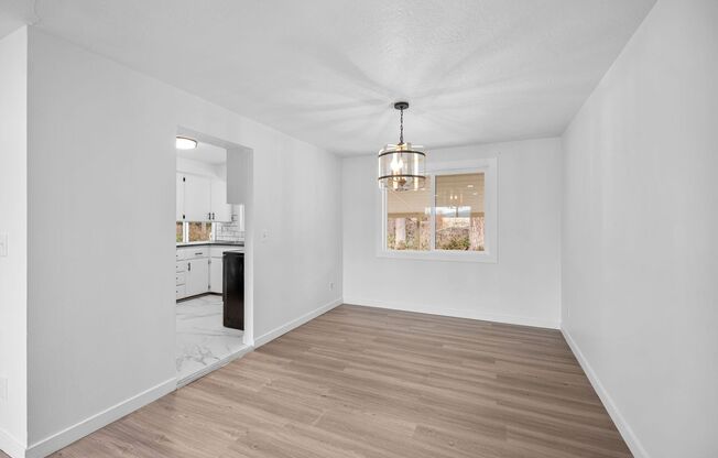 Move-In Special - Beautiful South Valley Home! Available Now!