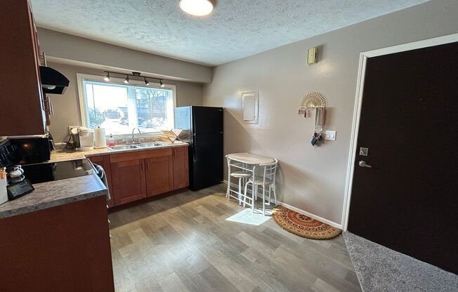 2 beds, 1.5 baths, 680 sqft, $949, Unit 8534