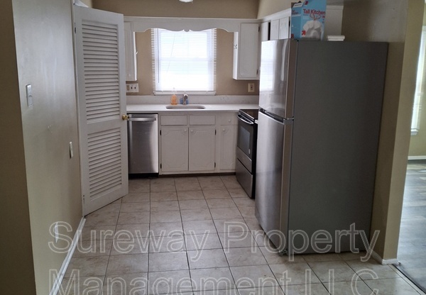 12 W WAYNE TERRACE