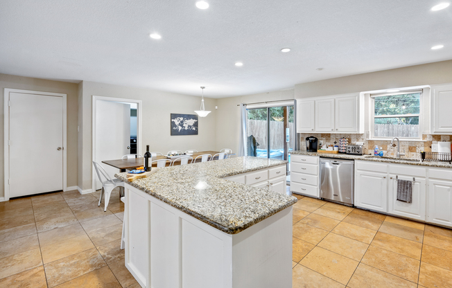 2352 WILDOAK DR