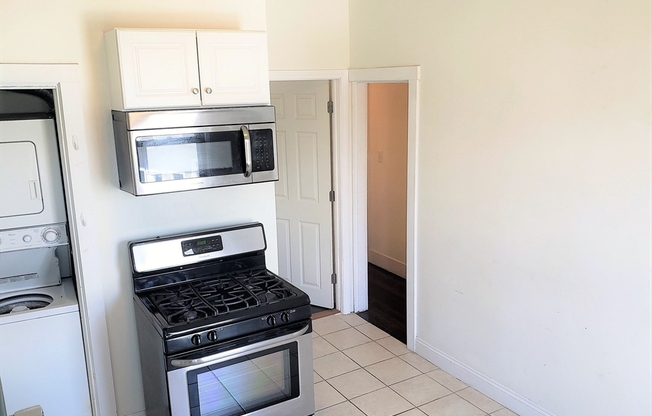 2 beds, 1 bath, 1,000 sqft, $2,900, Unit 2