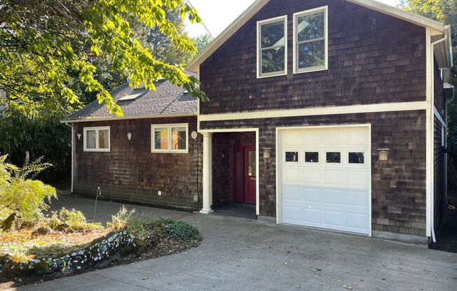 CHARMING MULTNOMAH VILLAGE CUSTOM HOME AVAILABLE LATE JUNE!