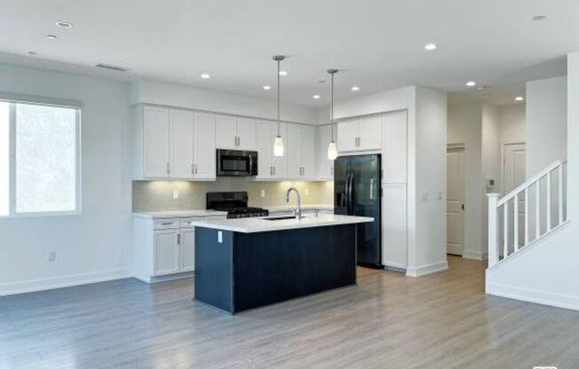 7105 TAMPA Ave # 19304