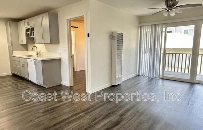 381 OAK AVE