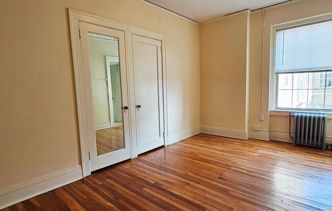 2 beds, 1 bath, 1,050 sqft, $1,850, Unit 806