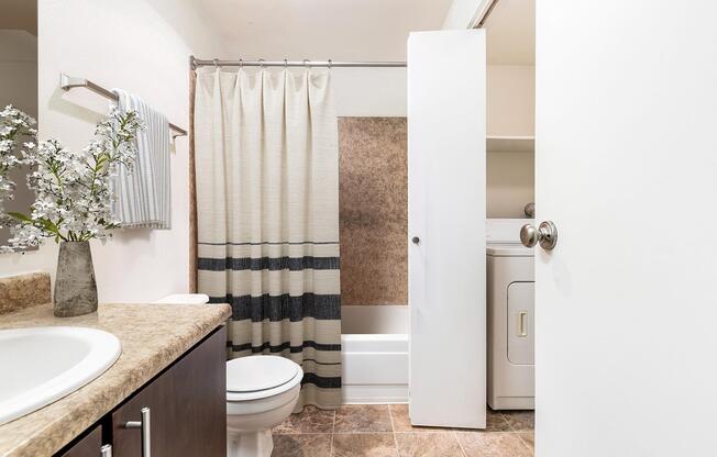 2 beds, 2 baths, 970 sqft, $1,905