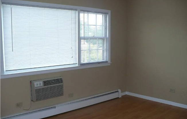 7821 W 43 ST