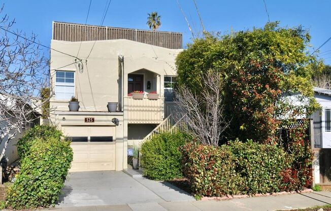 Executive style living with excellent location! 525 9th Ave